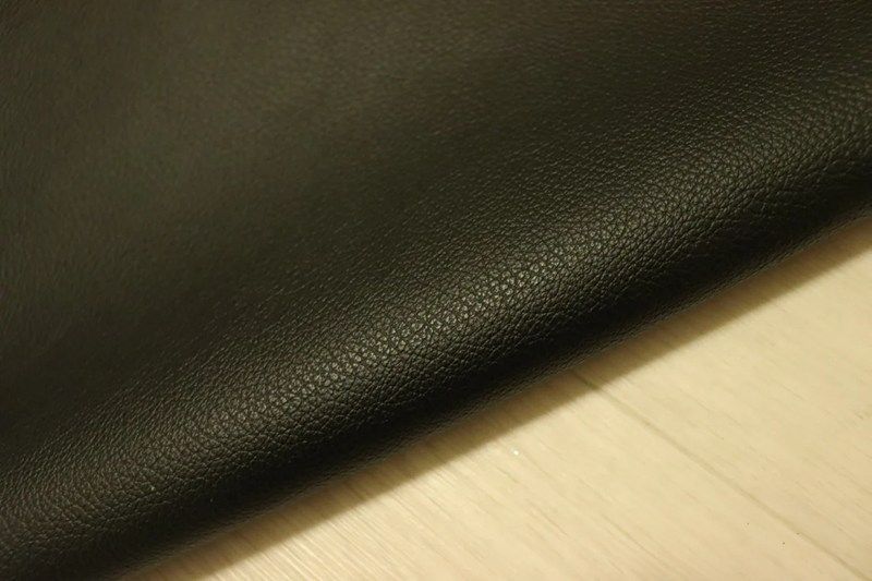 ブラック 264ds クロム革 牛革 イタリア レザー シボ型押し はぎれ 一枚革 レザークラフト 革 皮 本革 diy 生地 材料
