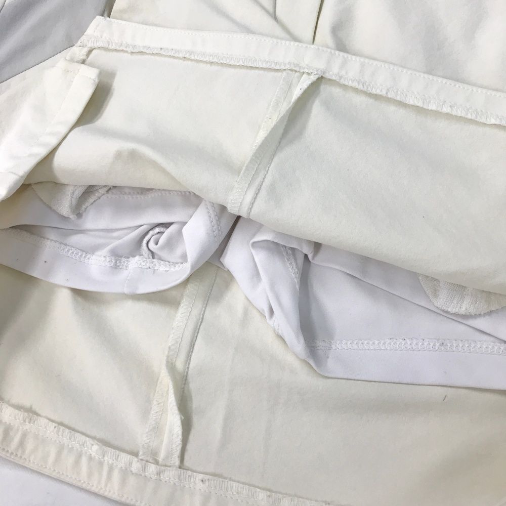 【美品】DESCENTE GOLF スカート ホワイト 58/SS サイズ：58/SS DESCENTE GOLF デサントゴルフ インナー付スカート