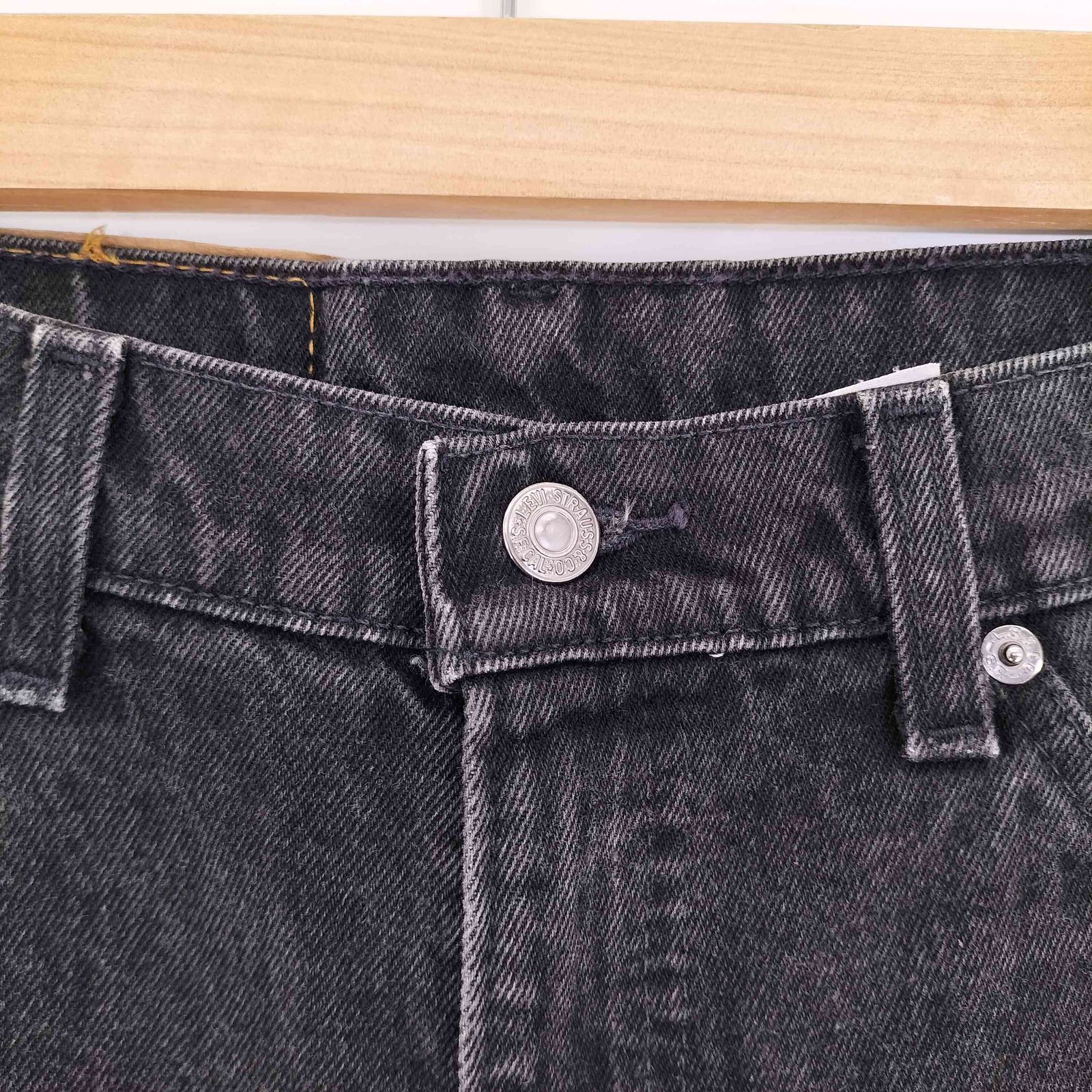 Levis(リーバイス) 95年製 USA製 550 ボタン裏515 ブラック 後染め  メンズ  W30/L32【中古】【ブランド古着バズストア】 リーバイス Levis 95年製 USA製 550 ボタン裏515 ブラック 後染め