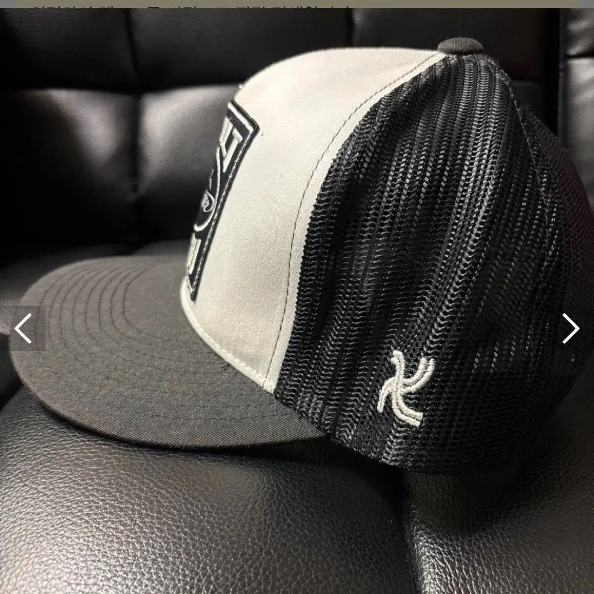 Challenger トラッカーキャップ 黒/白 Challenger トラッカーキャップ Challenger トラッカーキャップ 黒/白