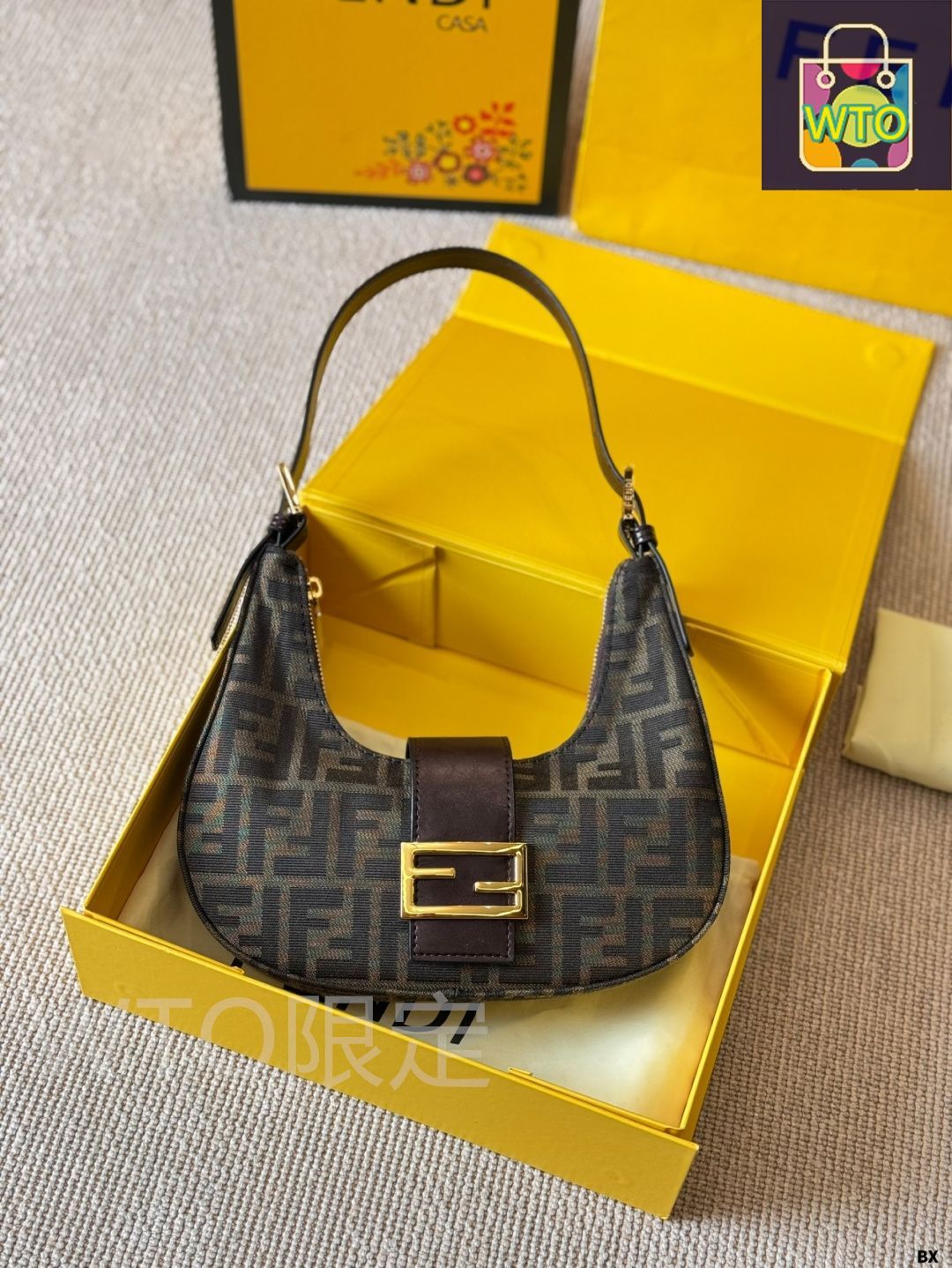 【FENDI 】フェンディ ズッカ柄 ハンドバック FENDI フェンディ ズッカ柄 モノグラム ハンドバッグ P31308V