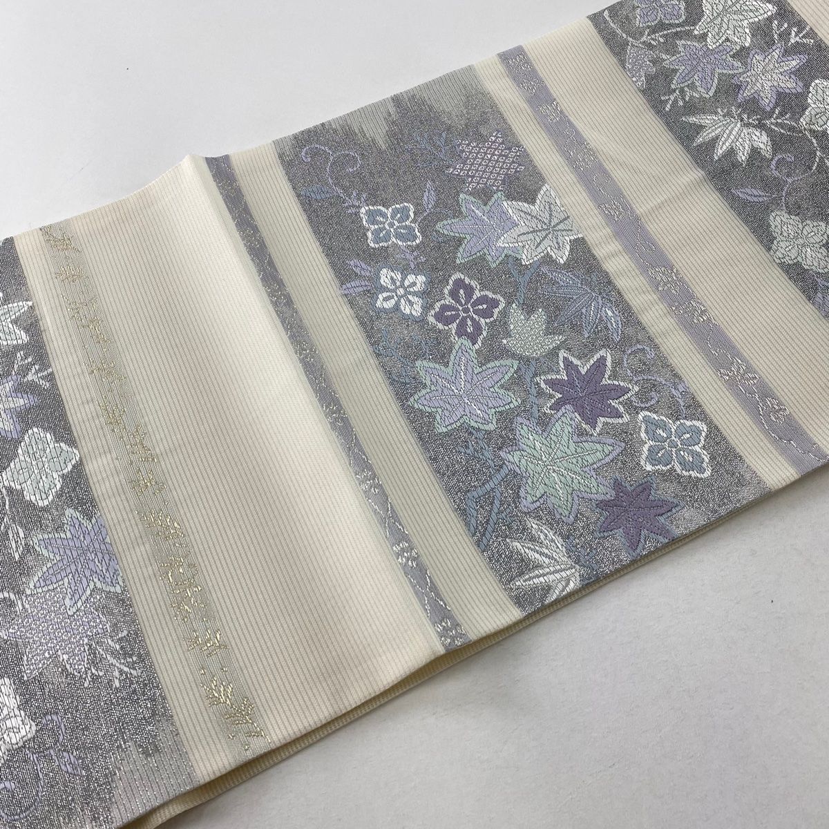 袋帯 秀品 夏帯 絽 楓 花菱 銀糸 箔 クリーム 六通 正絹 【中古