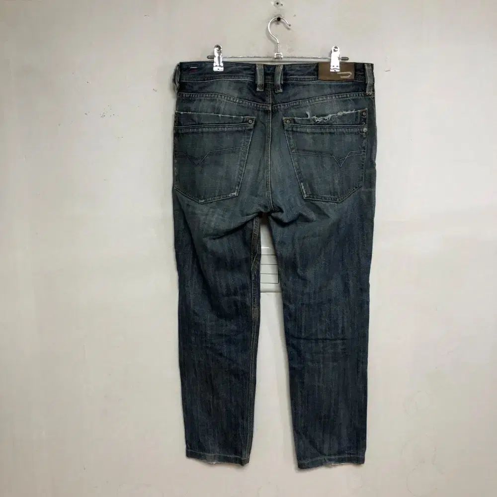 DIESEL ペイント デニム 31インチ DIESEL(ディーゼル) メンズ デニム 31 インチ@ 9991 - メルカリ