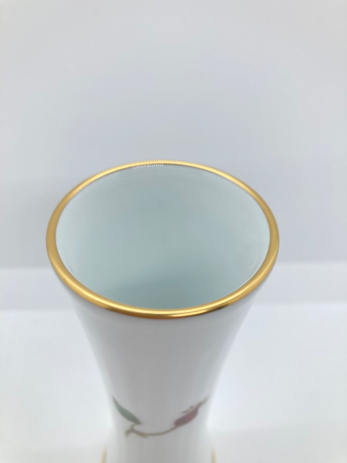 新品】大倉陶園 バラの実 一輪挿し 花瓶 花器 フラワーベース 薔薇