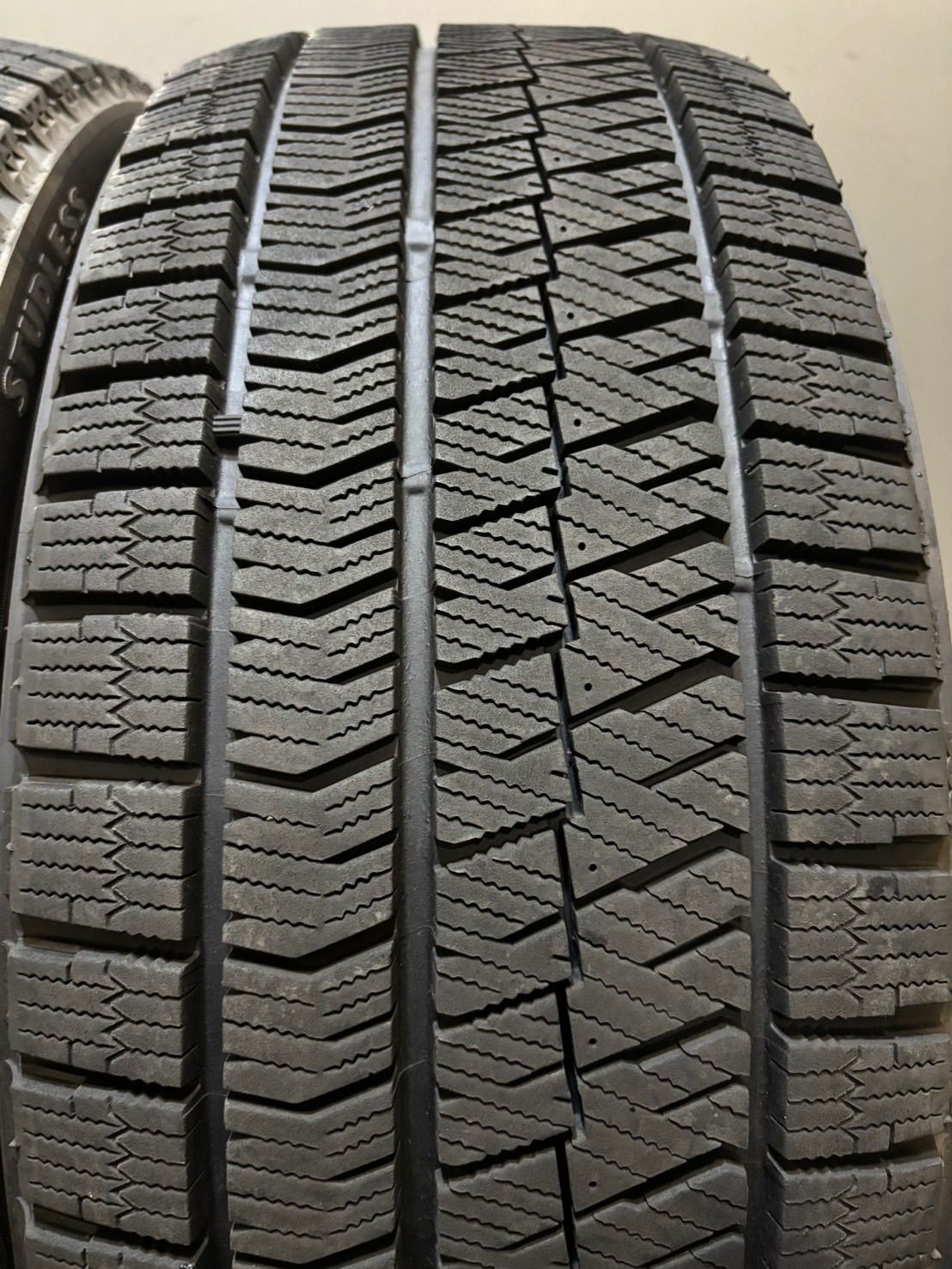 225 40R18 BRIDGESTONE VRX2 19年製 スタッドレス 4本 ブリヂストン ブリザック 南4-K237