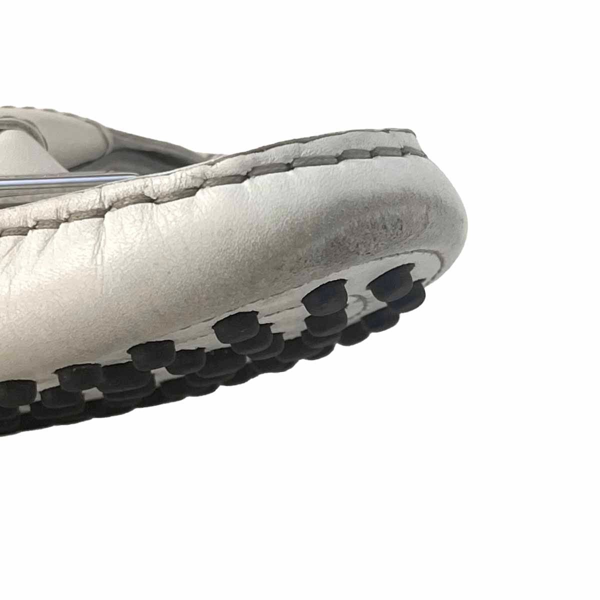 【3割引以上 大幅値下げ！】TOD'S フラットシューズ　トッズ TOD'S トッズ フラットドライビングシューズ ホワイト 36 - メルカリ