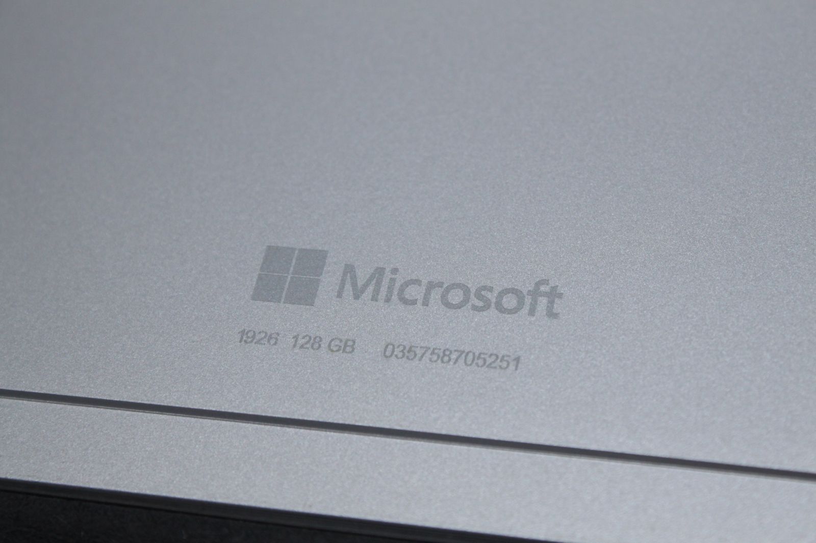 Core m3|128GB|8GB