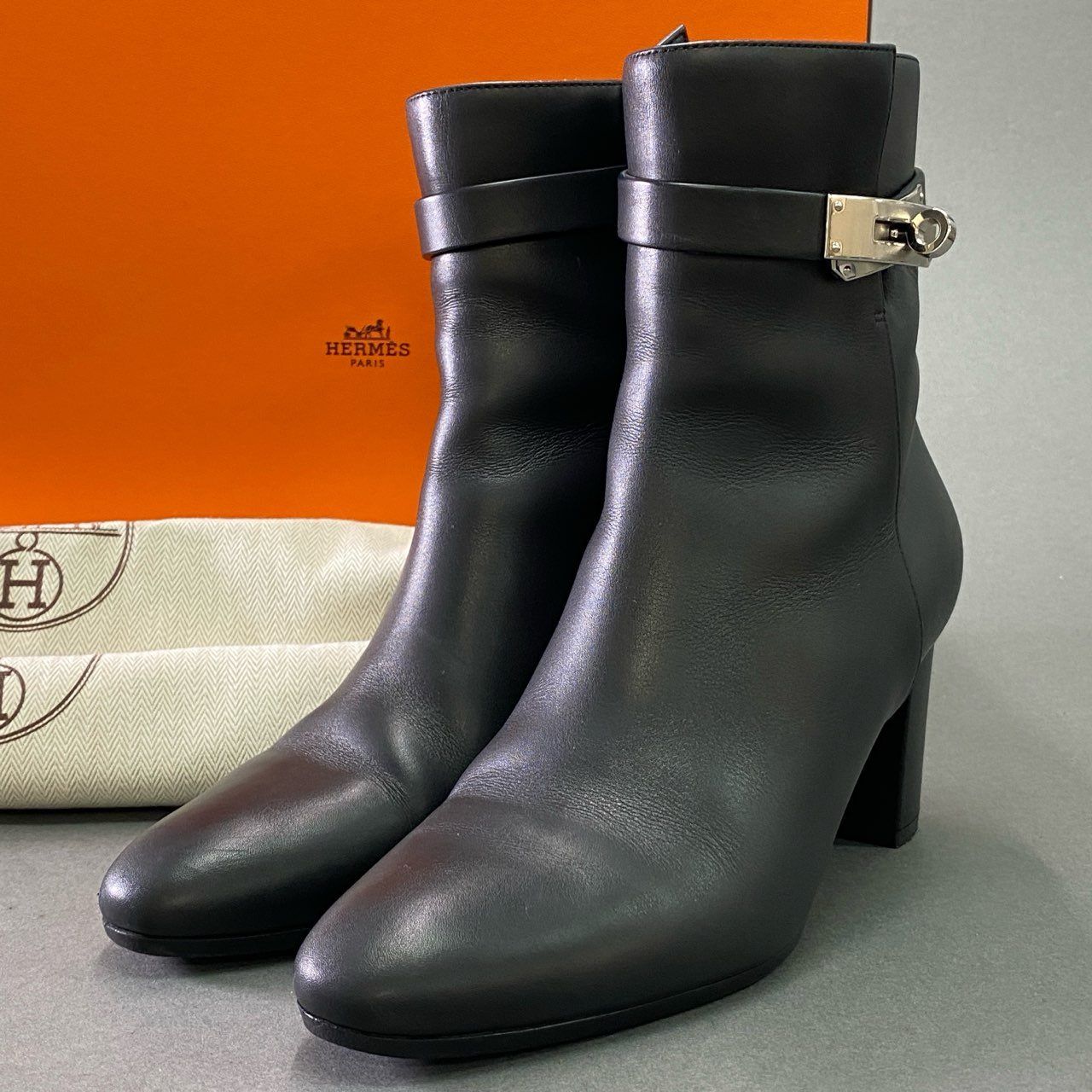 1f6 定価￥335.500 HERMES エルメス サンジェルマン ショートブーツ 39 ブラック レザー ケリー金具 シューズ ブーティ 箱 保存袋付き