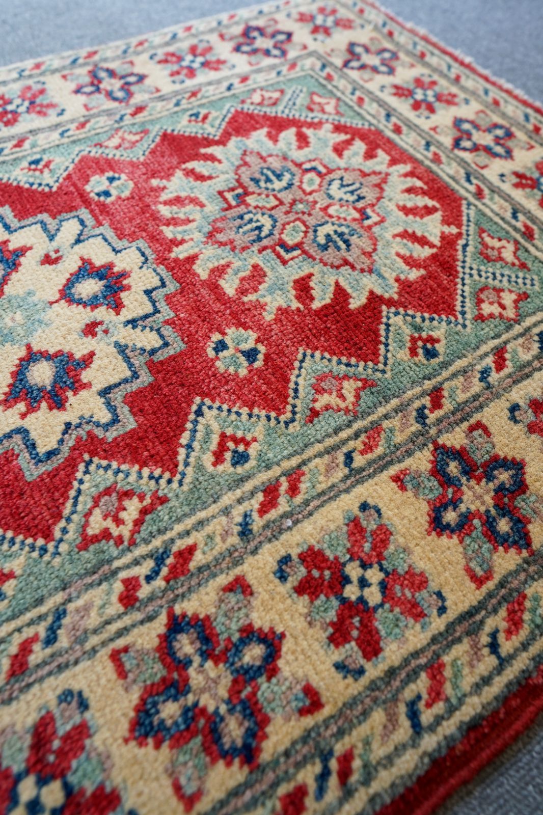 89×60cｍ【アフガニスタン手織り絨毯】ペルシャ絨毯