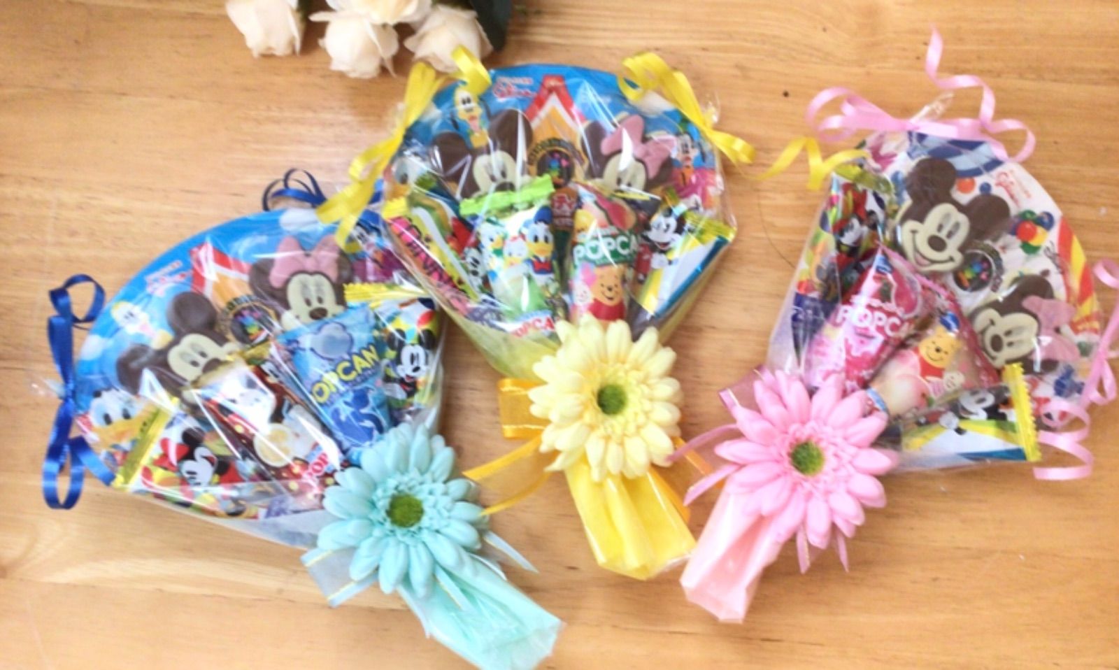 メルカリshops 風船無し お菓子ブーケ 1点 プチギフト 卒業 卒園 入学 結婚式 ご挨拶