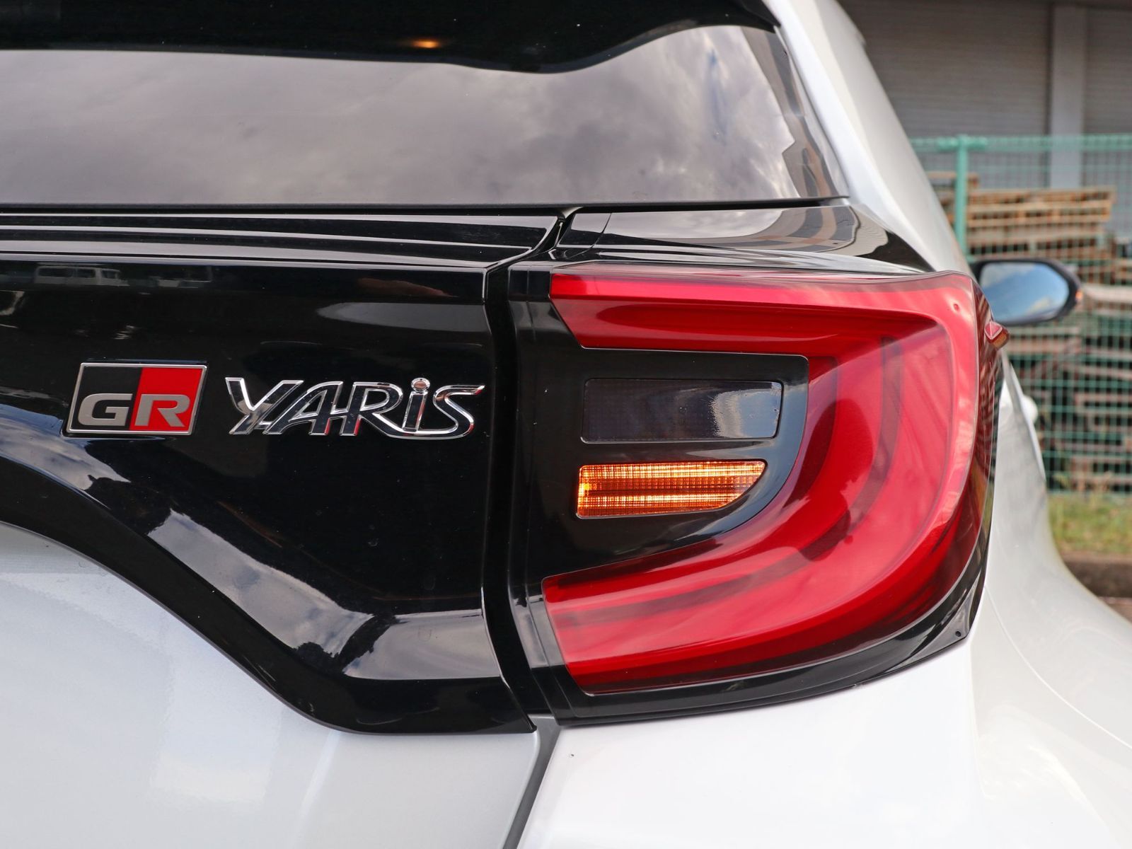 Tint+カット済み GRヤリス 前期 テールランプ スモークフィルム(Type2：LEDテール用) GXPA16/MXPA12 yaris mxpa12 gxpa16 gr