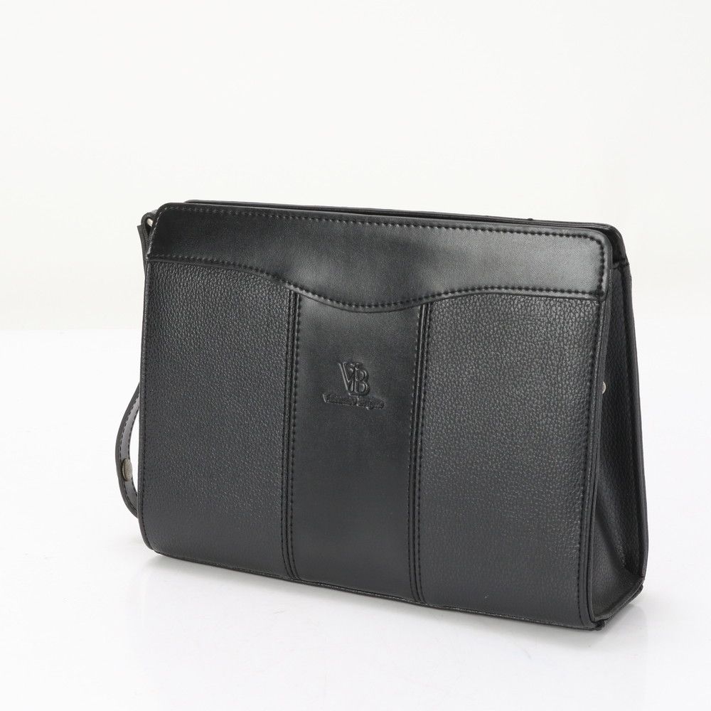 【極美品】レッドヴァレンティノ★本革★チェリー★クラッチバッグ ポーチ 黒 極美品】レッドヴァレンティノ☆本革☆チェリー☆クラッチバッグ