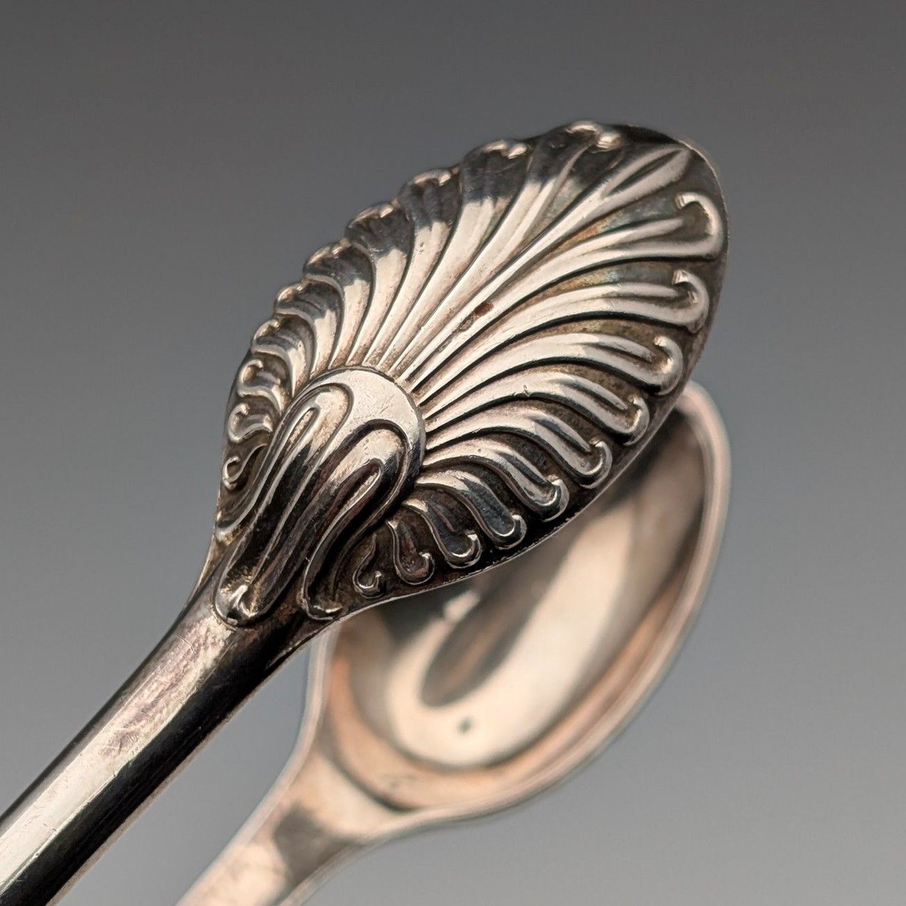 1853年 英国アンティーク シルバープレート製 シュガートング Elkington 1853年 英国アンティーク シルバープレート製 シュガートング