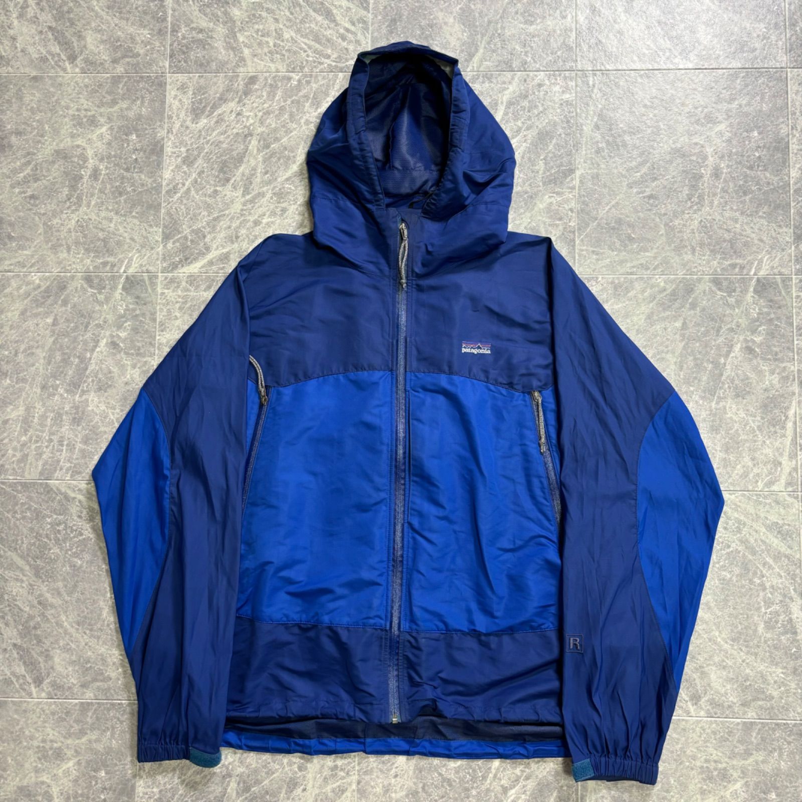 2002s Patagonia Essenshell Jacket
