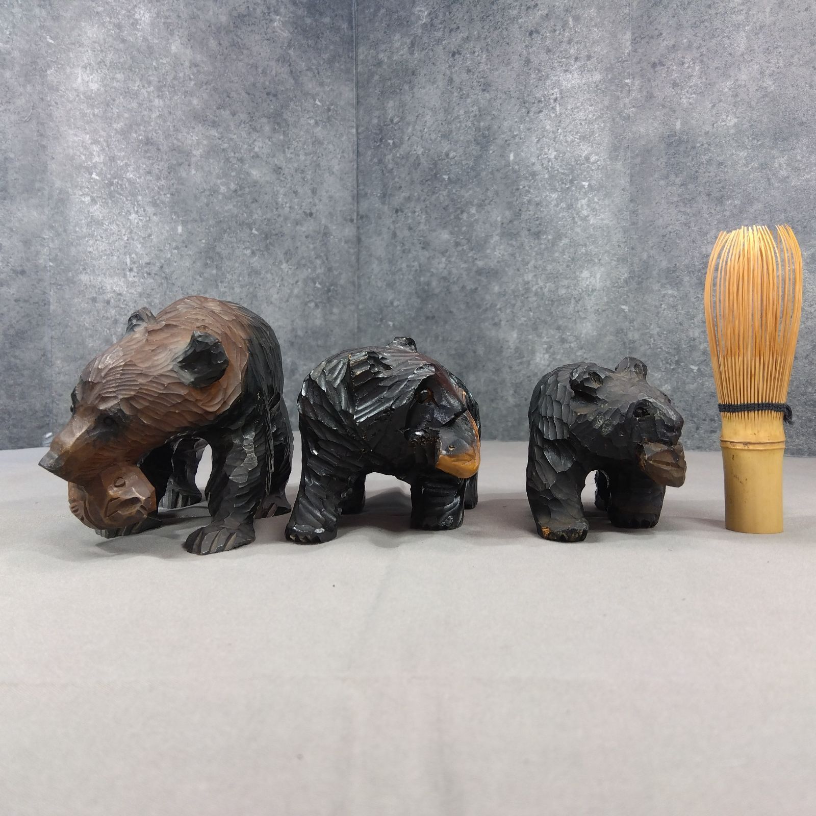 北海道 木彫り熊 3体セット ヴィンテージ 昭和レトロ 民芸品 刻印あり