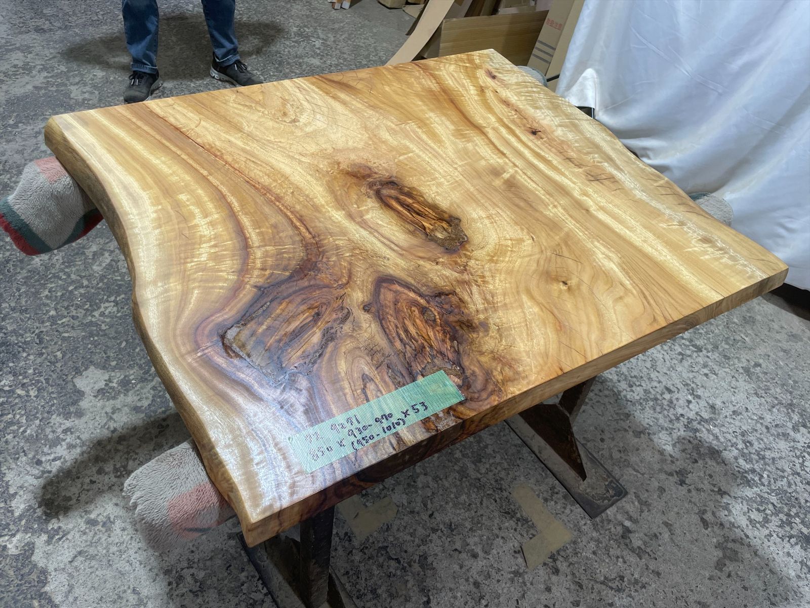 クス9271 楠 一枚板無垢材 850x950-970x53mm ダイニングテーブル ローテーブル センターテーブル 天板 樟 くすのき