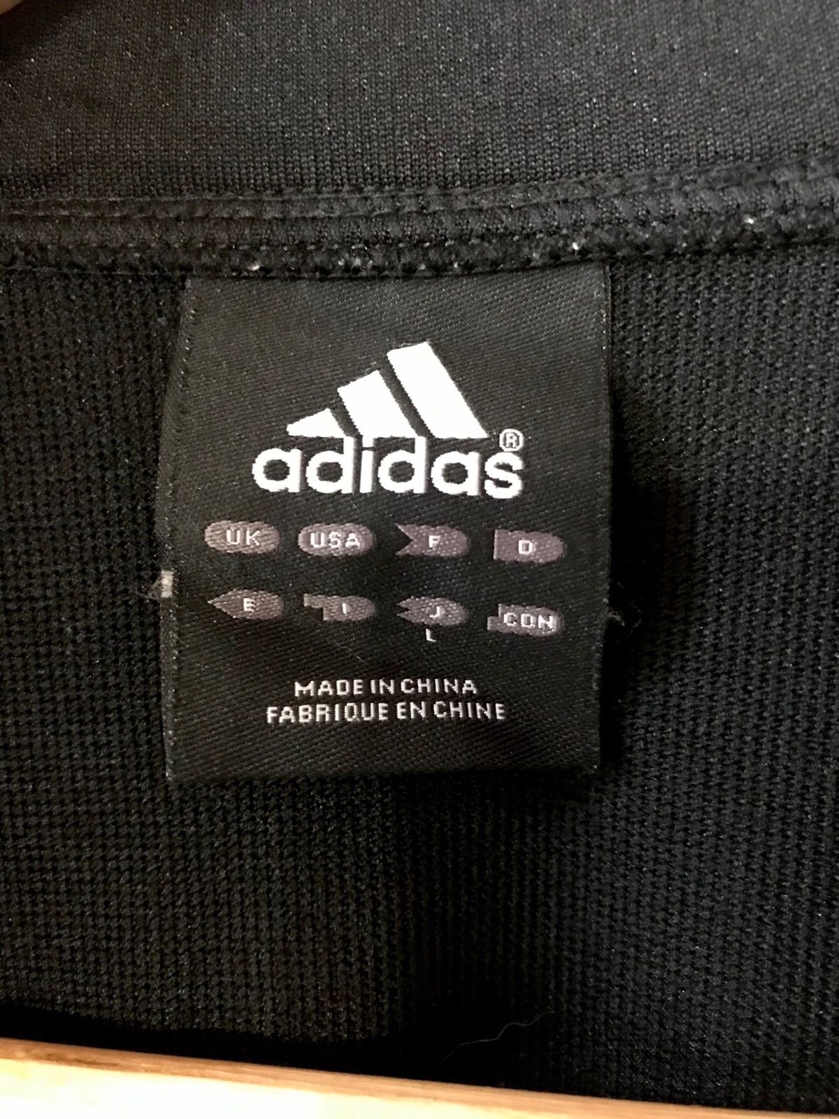 adidas トラックジャケット 黒/白/赤/黄 adidas トラックジャケット ジャージ 黒 サイズL 赤 黄 白ライン