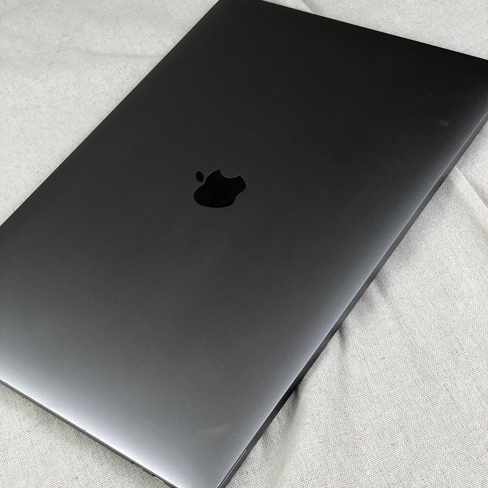 Apple - ◆ジャンク品・本体のみ◆Apple MacBook Pro (15インチ 2019)【i7・32GB・256GB・Radeon Pro 555X】★フレーム割れ 他 A1990 EMC3359/LT-JUNK-250836（329564） ◇ジャンク品・本体のみ◇Apple MacBook Pro (15インチ 2019