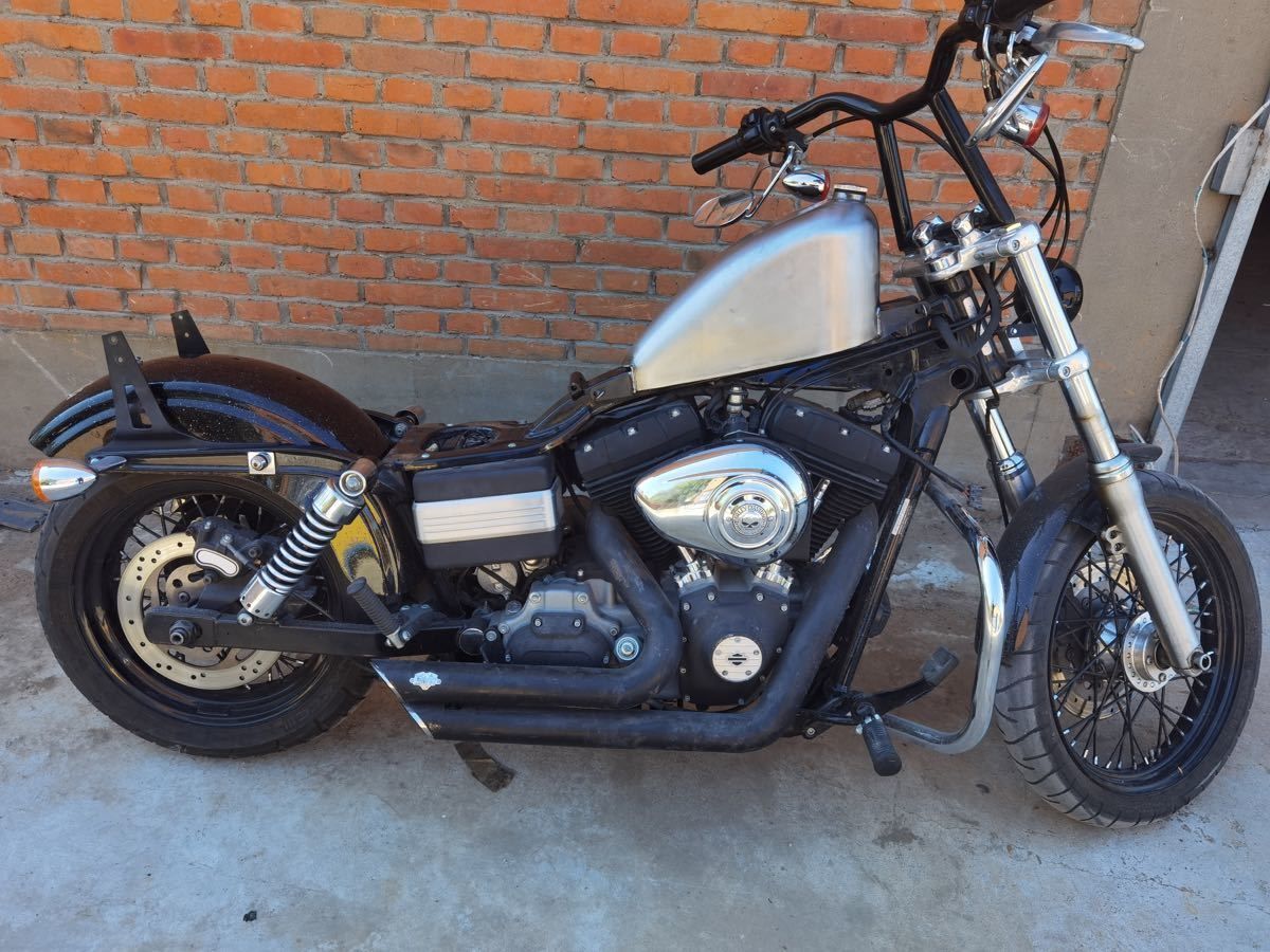 T-97 ハーレー ダイナ用 8L Dyna FXD ナロー スポスタタンク T-97 ハーレー ダイナ用 8L Dyna FXD ナロー スポスタタンク