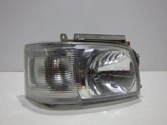 200 ハイエース 右ヘッドライト ハロゲン 1型 2型 26-117 47 レベ付 コーティング 81130-26470 比較的 250910062