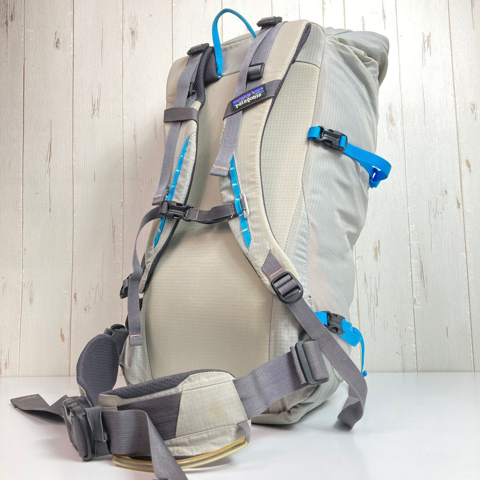 patagonia アセンジョニストパック　ライトグレー Patagonia アセンジョニスト・パック 35L(Drifter Grey)（アセン