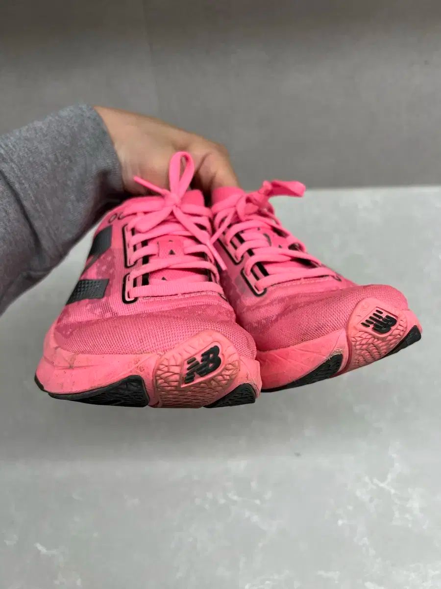 ニューバランス フューエルセル