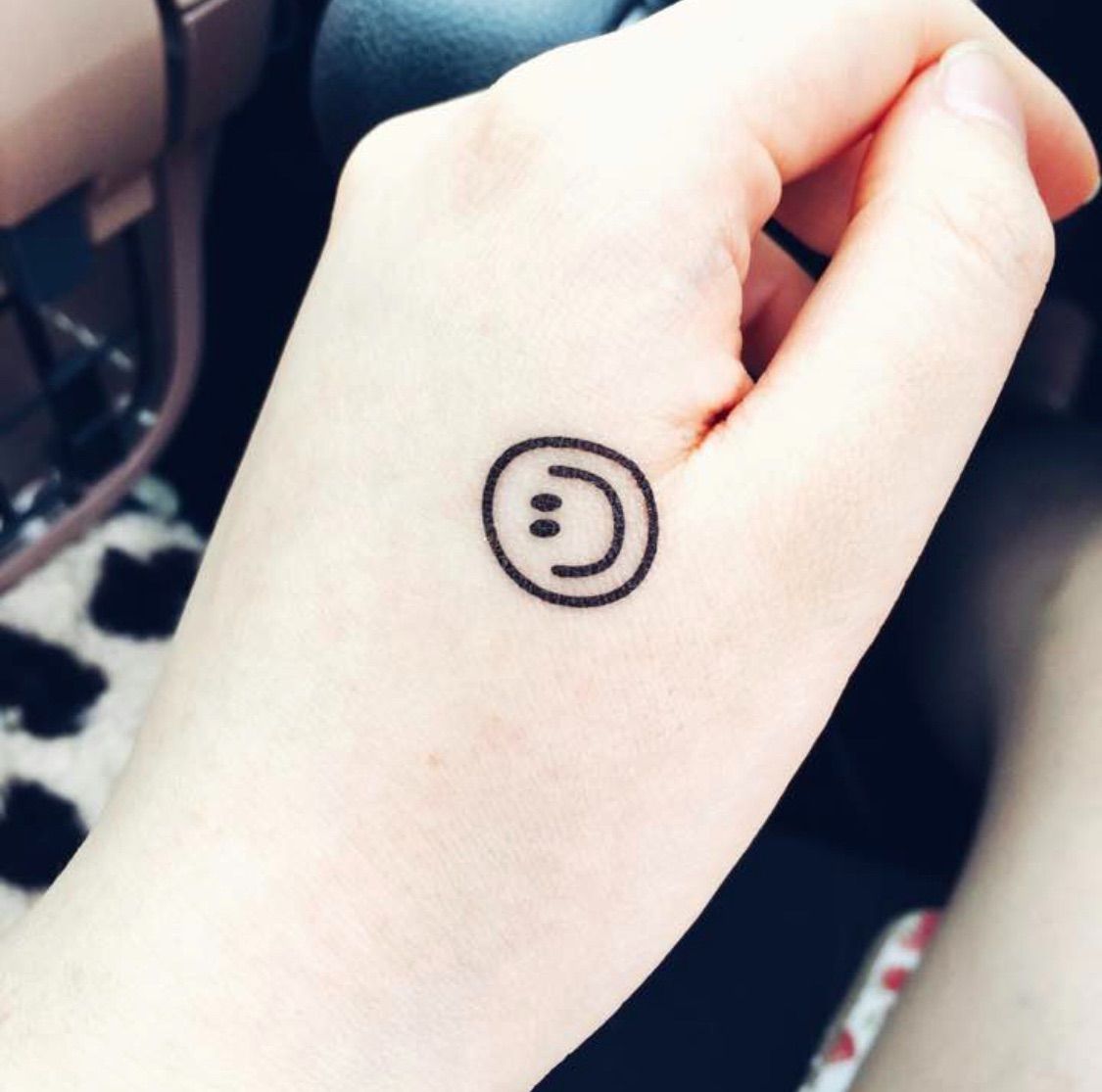 タトゥーシール ジヨン ジードラゴン ニコちゃん にこちゃん