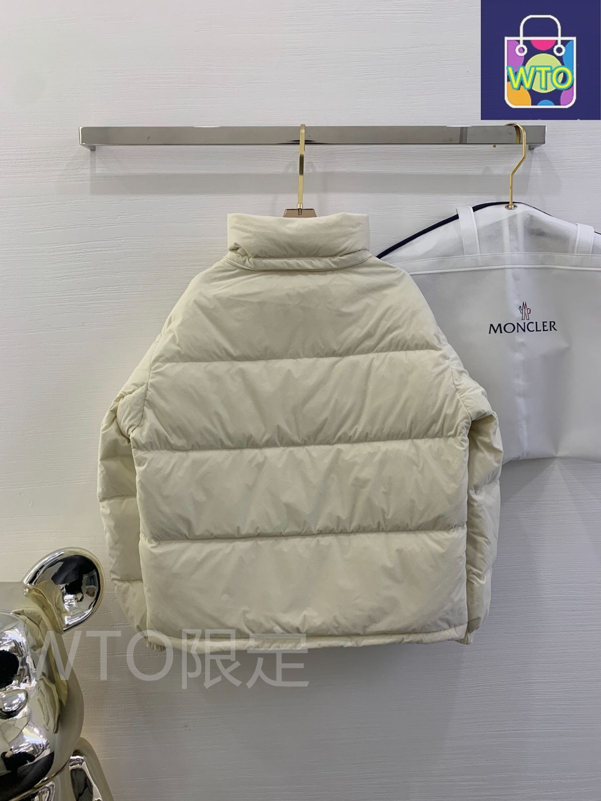 MONCLERモンクレール レディース、短い植絨の穴。｜本日限定特価