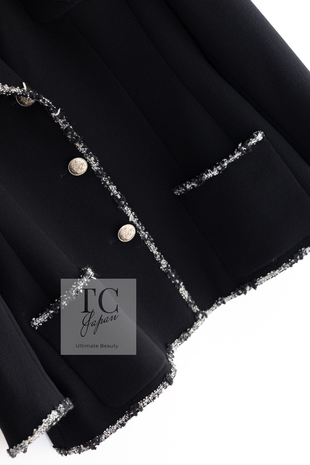 シャネル ジャケット CHANEL ブラック CC ロゴ エンブレム 幻の