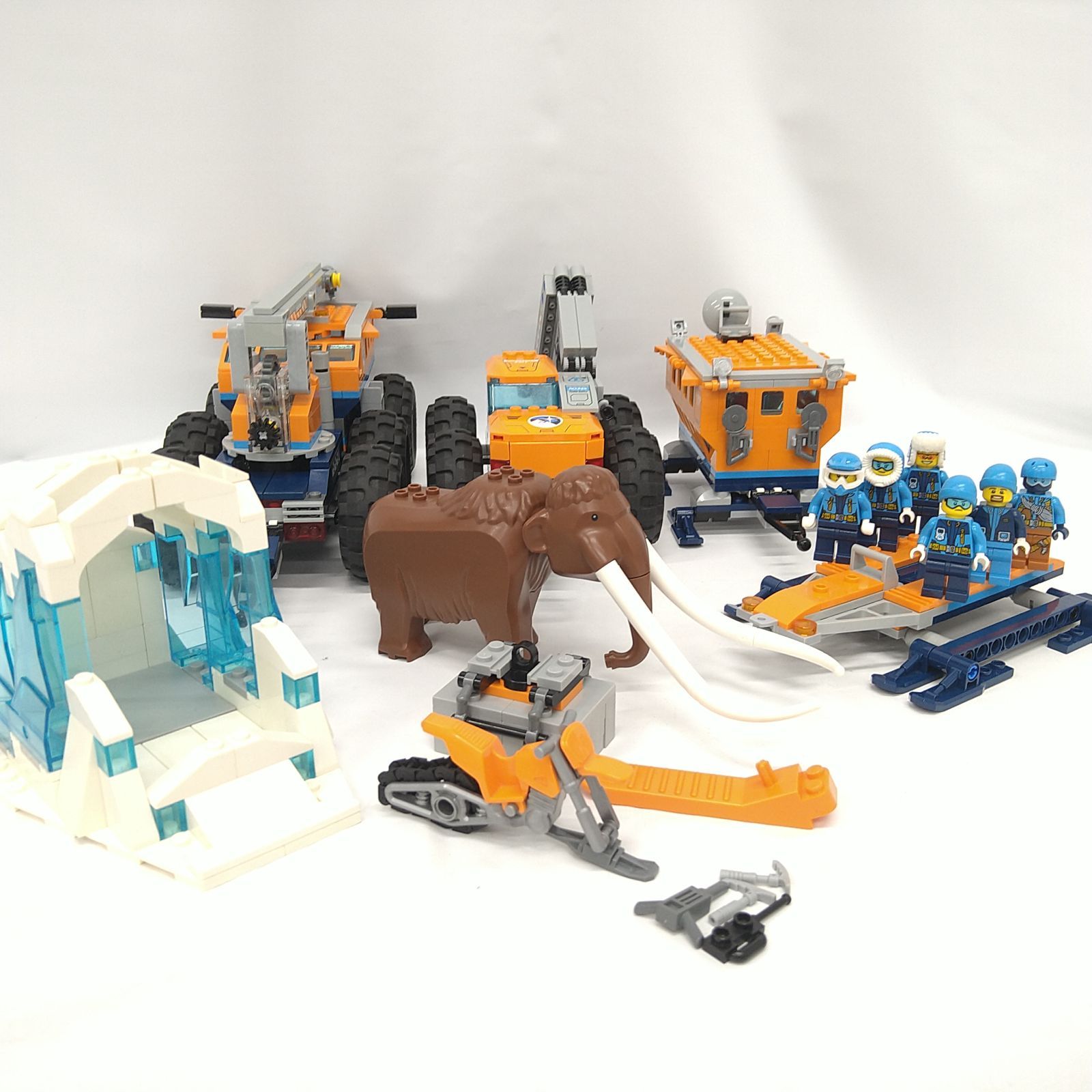 中古】正規品 LEGO CITY レゴ シティ 北極探検基地 60195 - メルカリ