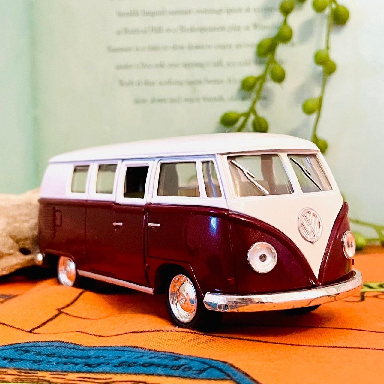 新品 🇺🇸 1:32【在庫限り】VW Classical Bus “ ivory top “ ダイ