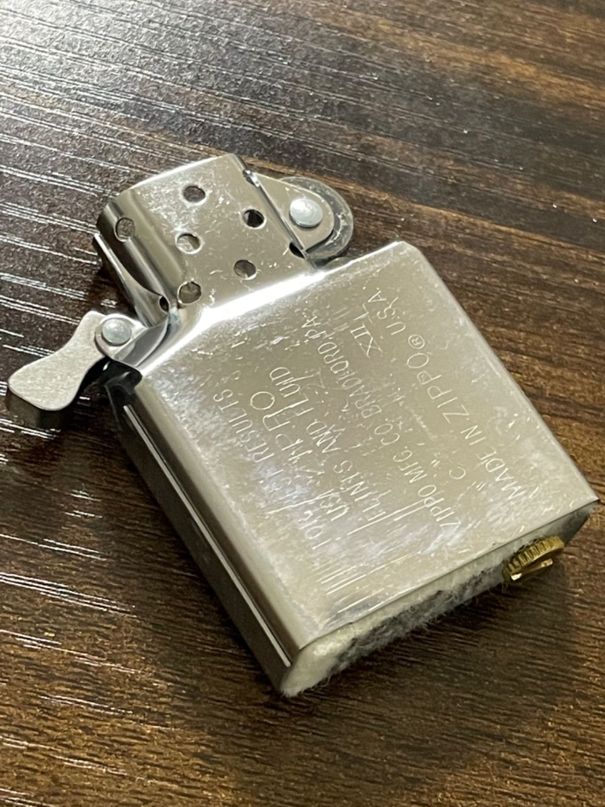 zippo セブンスター ブラック チタン 限定品 前面刻印 Seven Stars 1995年製 SEVEN STARS 年代物 デットストック  シルバーインナー 1996年製 ケース 保証書 - メルカリ