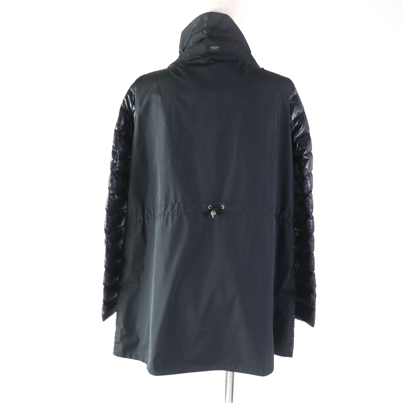 極美品 Herno ヘルノ 19年製 PI1066D-12017 ロゴプレート付 切替 スタンドカラー ZIP UP ライト ダウンジャケット ...