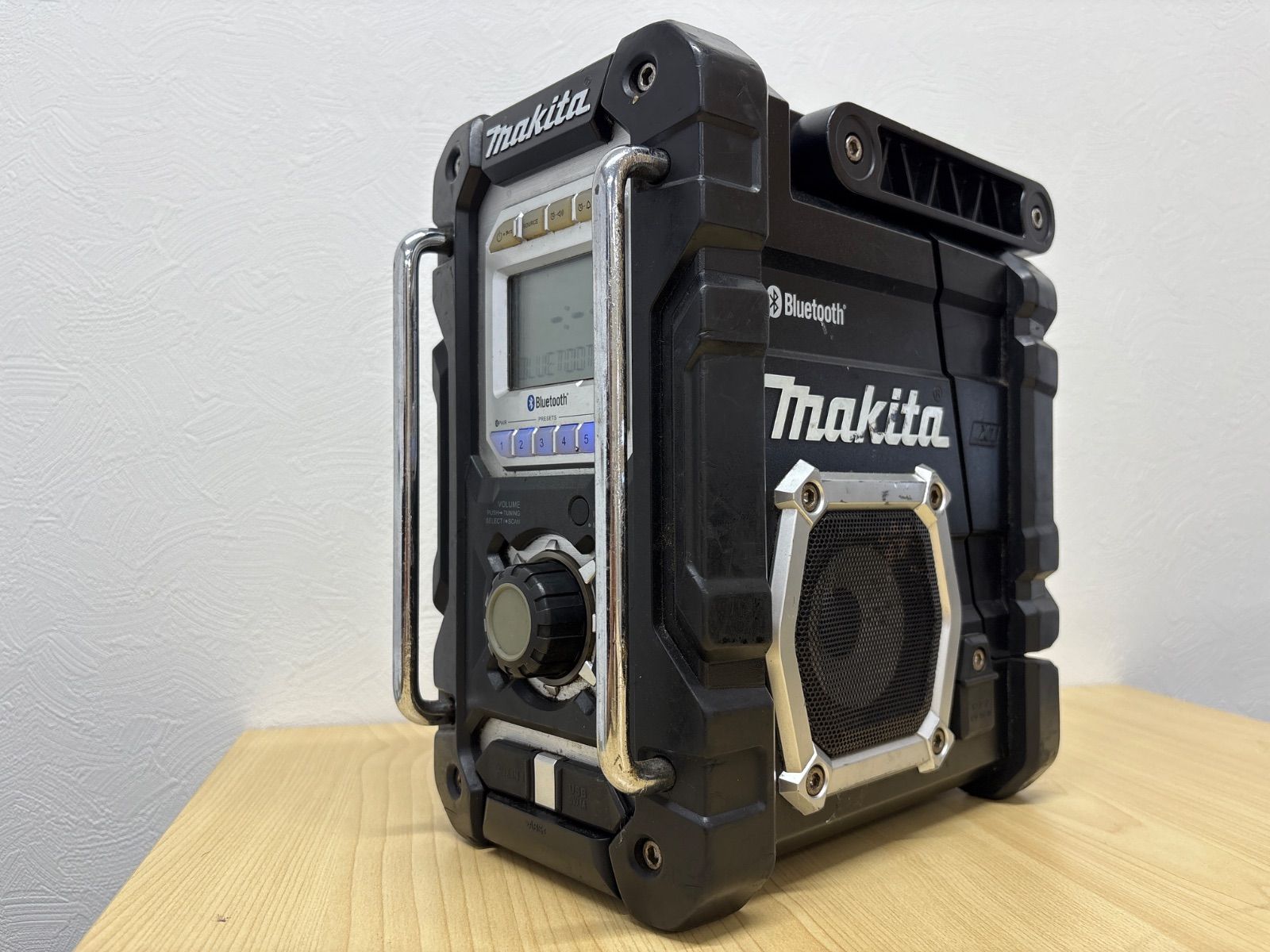 k*a様 Makita 充電式ラジオ MR106 Bluetooth Amazon.co.jp: マキタ(Makita) Bluetooth搭載 充電式ラジオ