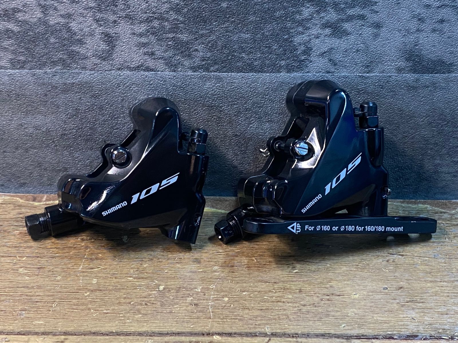 JK063 シマノ SHIMANO 105 BR-R7000 ディスクブレーキキャリパー 前後セット