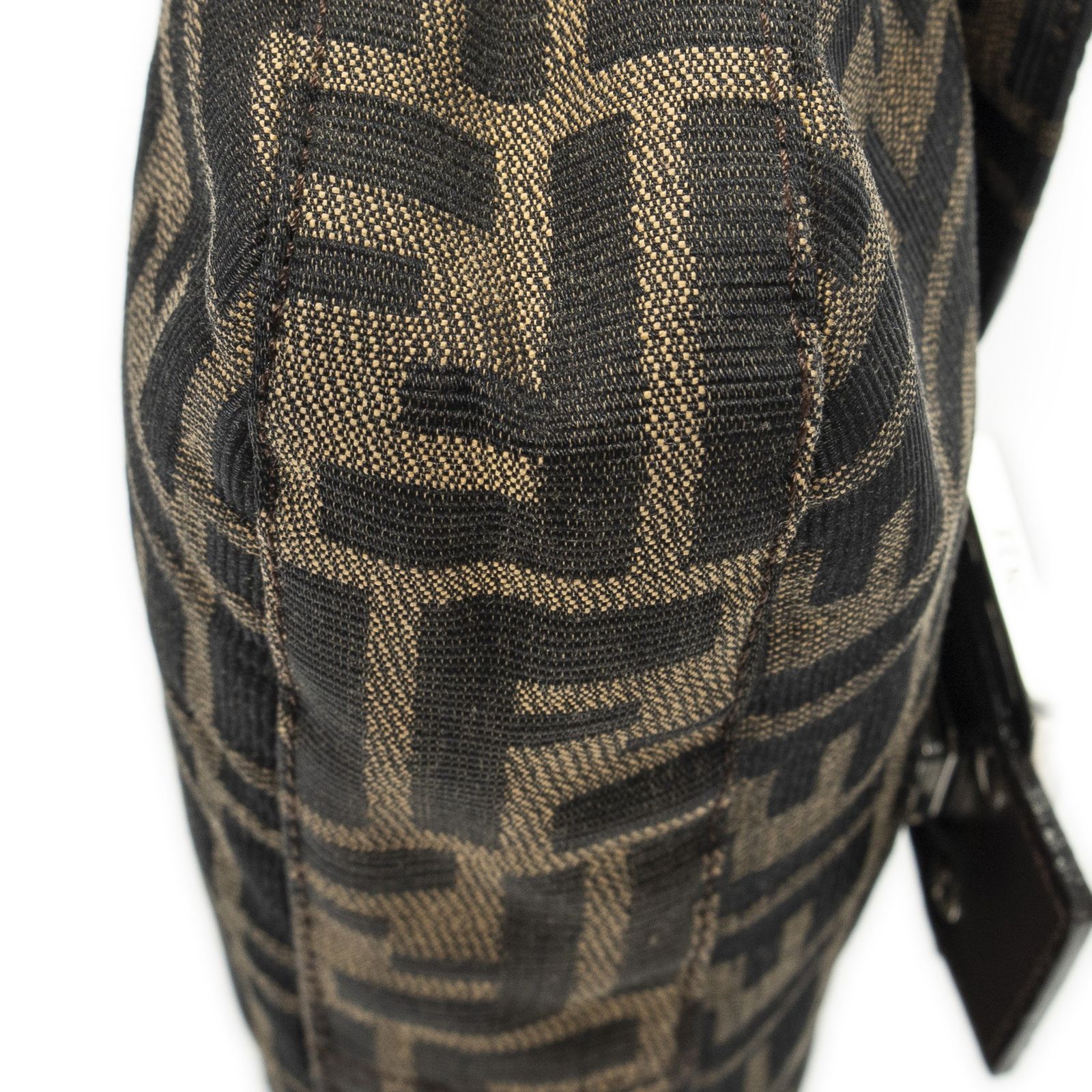 フェンディバゲット茶色ズッカキャンバスA