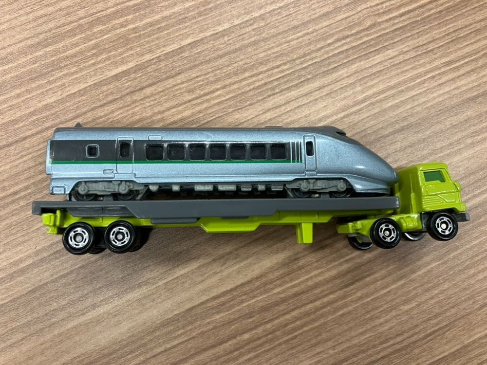 開封済】【ほぼ未使用】トミカ 新幹線トレーラーセット2 - メルカリ