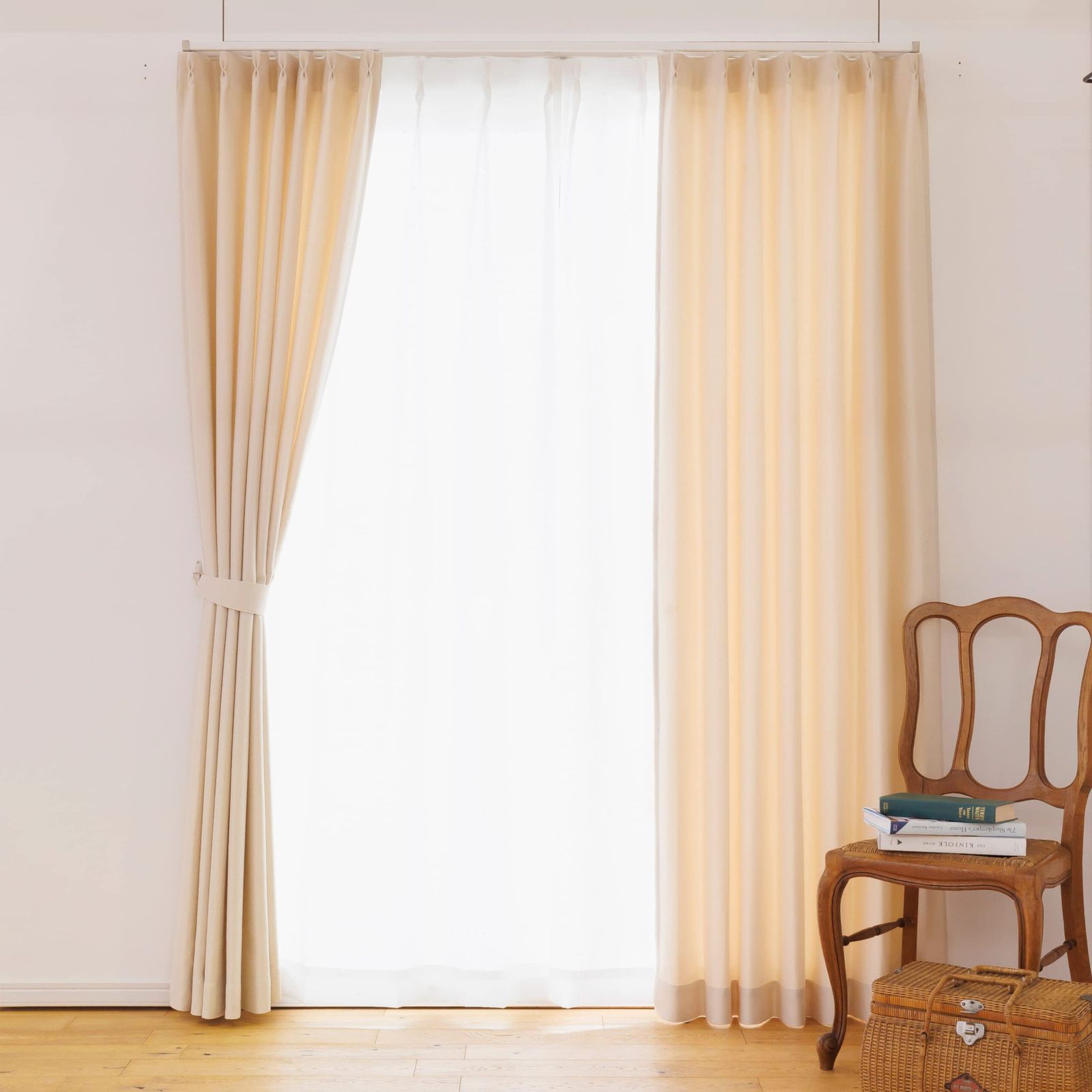 激安大特価，セール 新品 カーテン研究所≪つぶつぶパステル厚地 クリーム≫ 幅100cmx丈85cm 2枚組 非遮光 節電対策 断熱 保温 洗える 省エネ アジャスター フック付き ベージュ イエロー カーテン