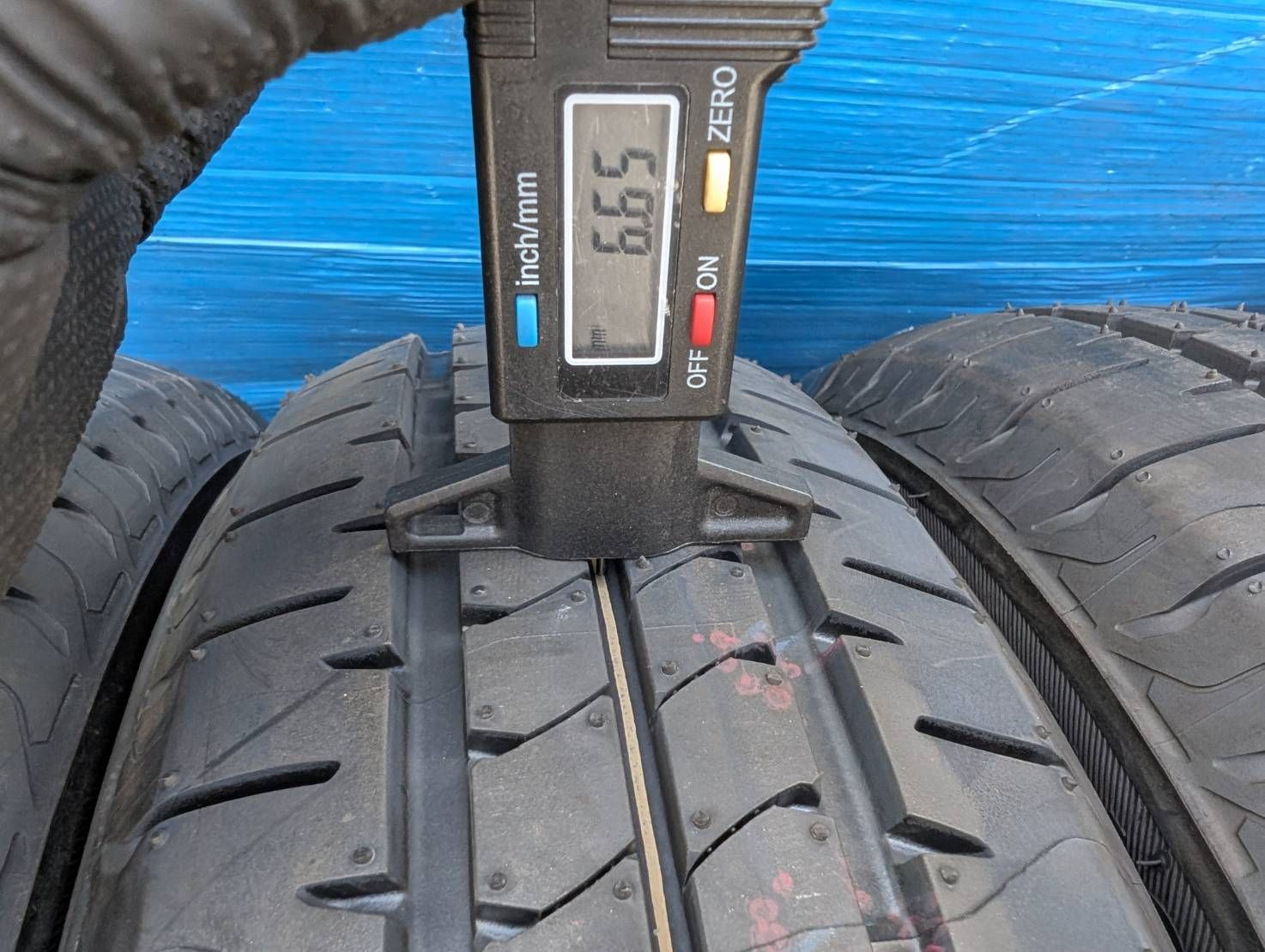 165|65R15 81S
