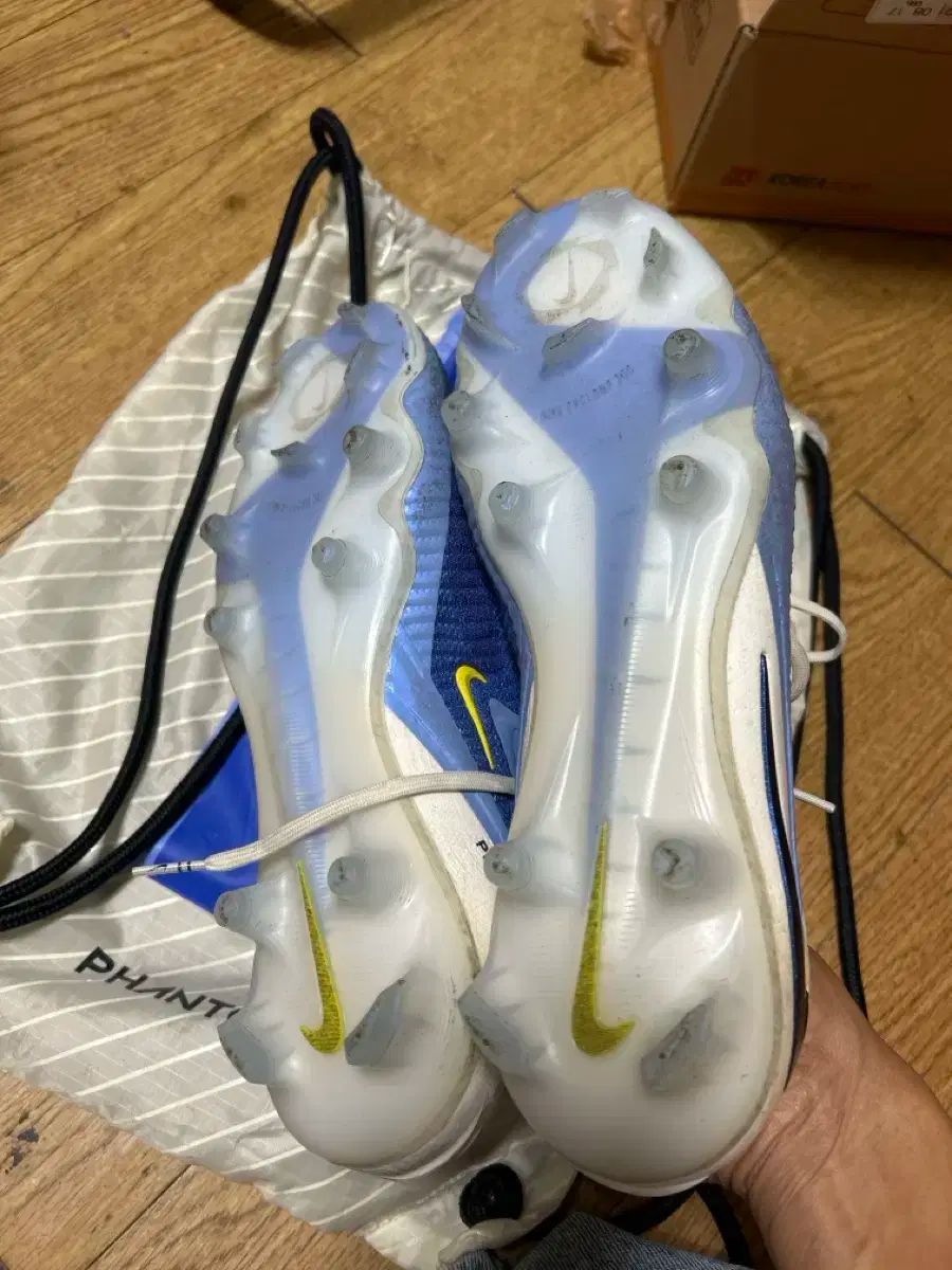 ナイキ FANTOM 6 FG 270