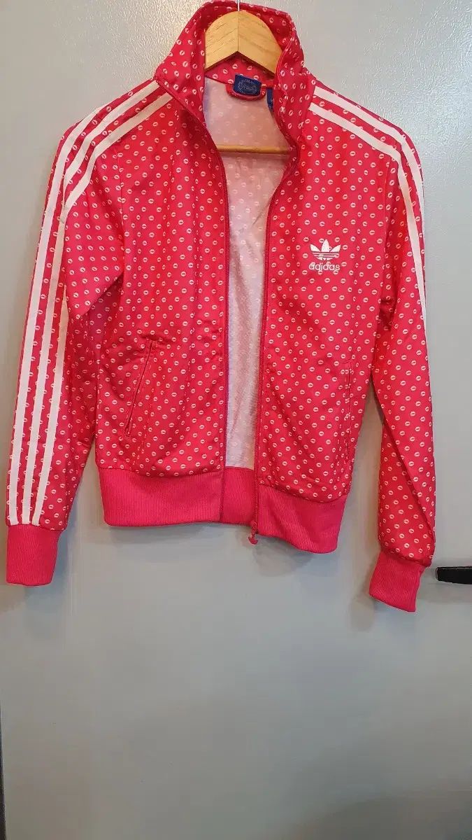 アディダス ピンク FIRE リップ パータン トラックジャージ 90