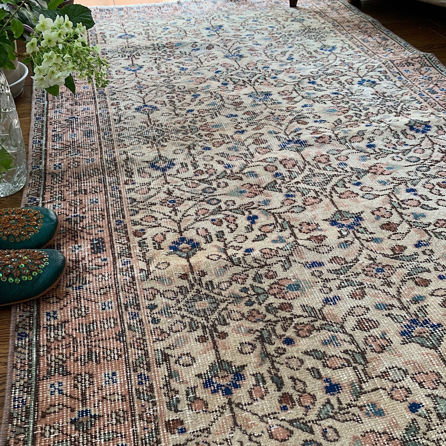 トルコヴィンテージラグくすみサーモンピンクフローラル