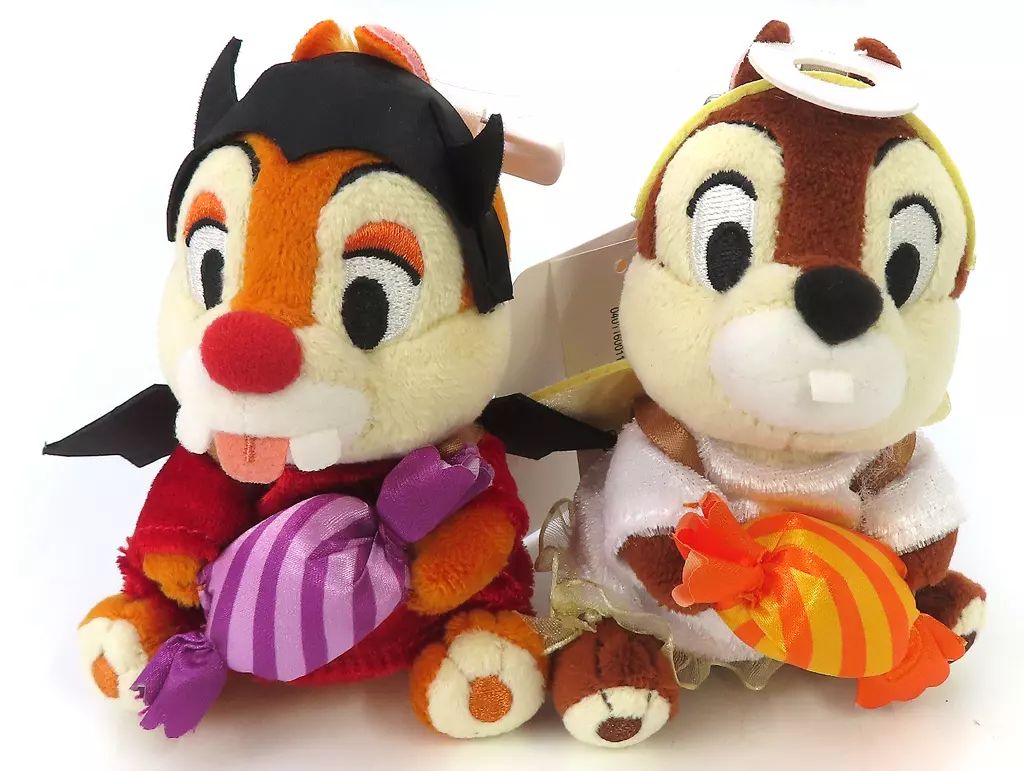 ディズニーハロウィン2023 ぬいぐるみバッジ　2体ワンセット　チップとデール Amazon.co.jp: ディズニー ハロウィーン 2024 チップとデール