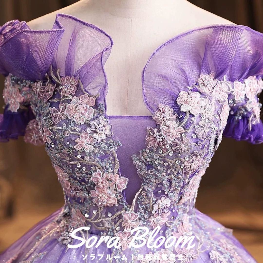 お花のデザインがゴージャスなフリルイブニングドレス♩.• お花のデザインがゴージャスなフリルイブニングドレス?.? - メルカリ