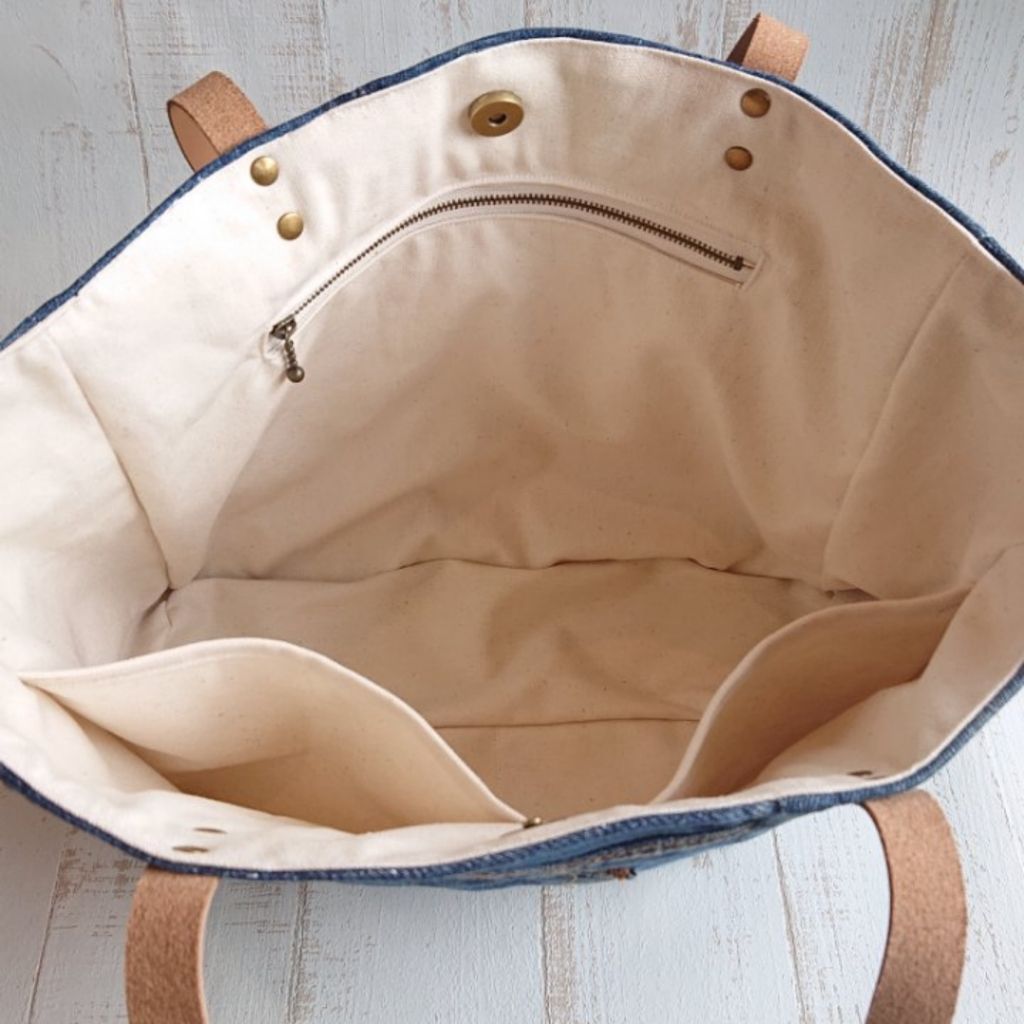 デニムリメイク♡トートバッグ♡本革ベルト♡ハンドメイド - メルカリ