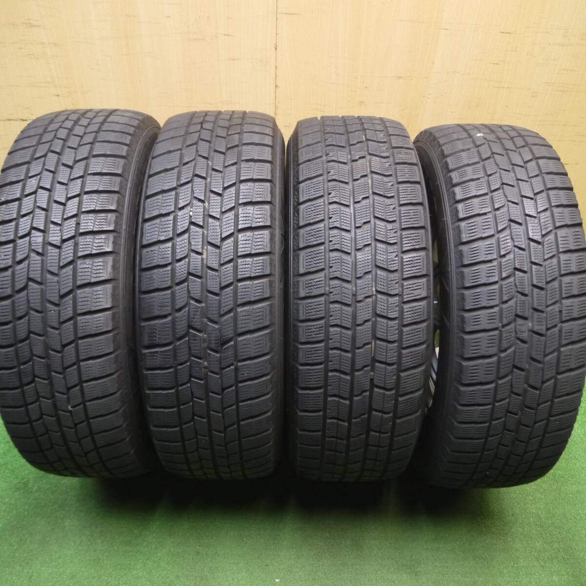バリ溝！キレイ！9.5分以上☆スタッドレス 215/65R16 グッドイヤー 