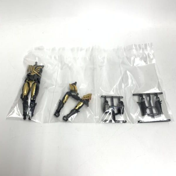 【中古】開封)装動 仮面ライダーガッチャード→4←&amp;仮面ライダーアウトサイダーズ レジェンド&amp;ゼイン プレミアムエディション[18][240018386183] 装動 仮面ライダーガッチャード→4←&仮面ライダー