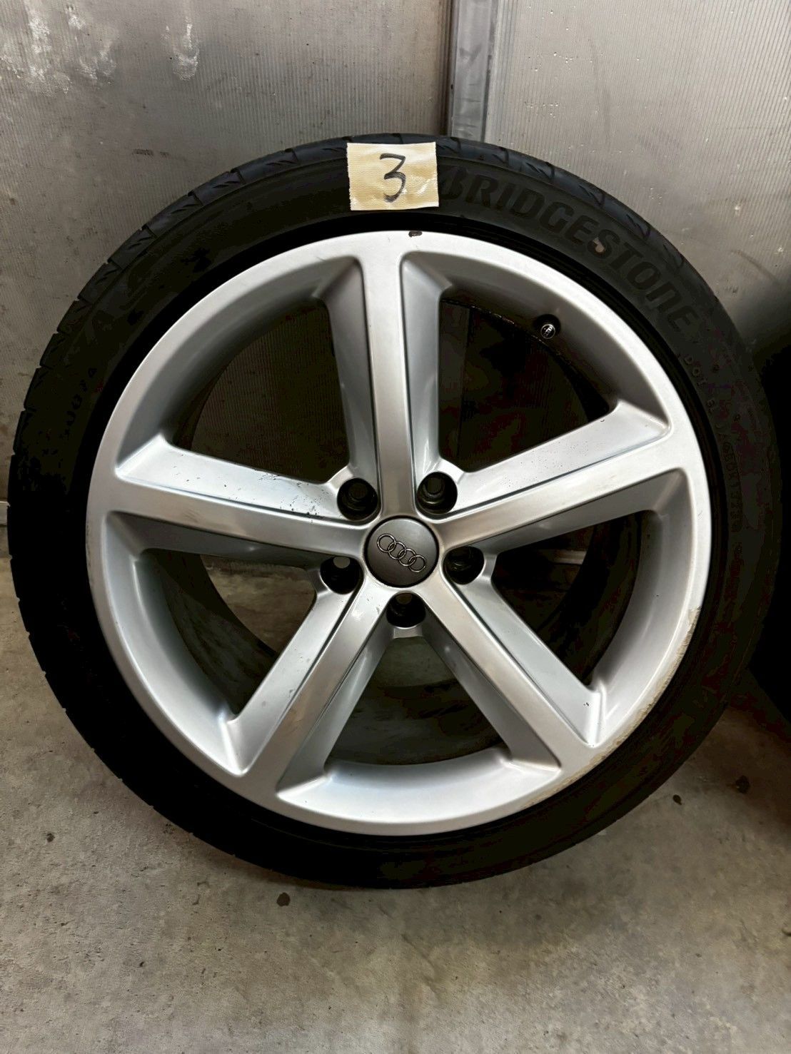 8JCESFノーマルタイヤ