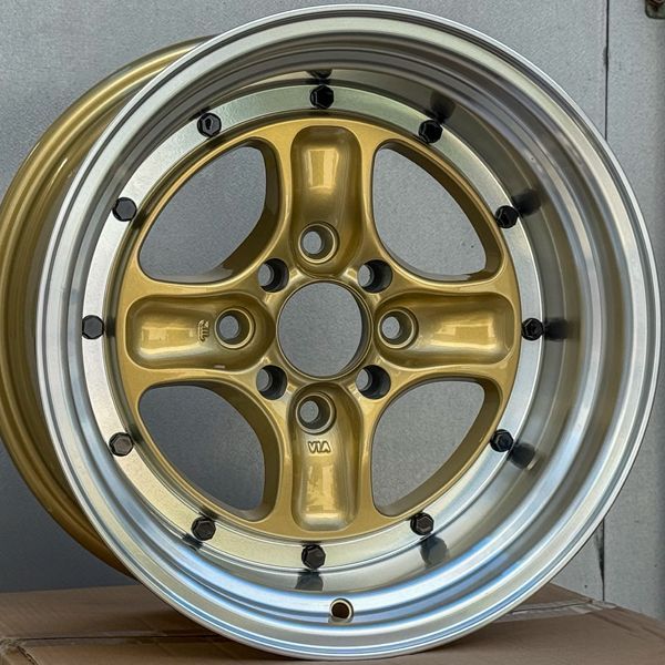 ゴールド 4本スポーク