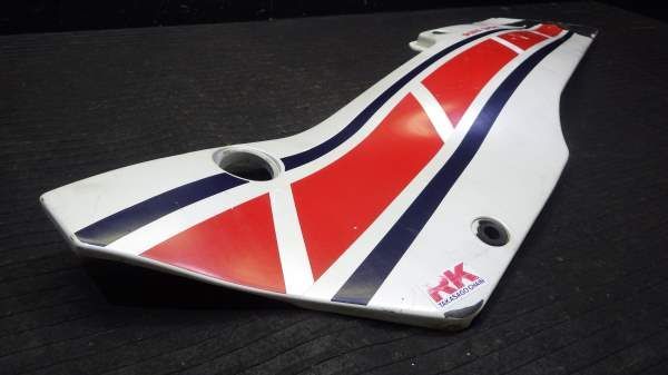 YN9-19★FZ400R・46X★右・サイドカウル★(100) 2025年最新Yahoo!オークション -fz400r カウルの中古品・新品・未